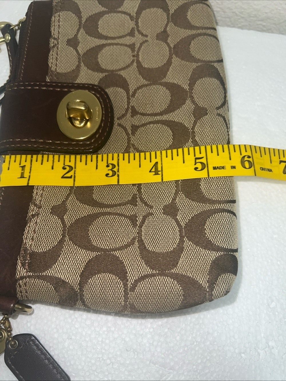 Vintage coach turn lock Brown Signature Canvas leather Wristlet - Picture 9 of 11